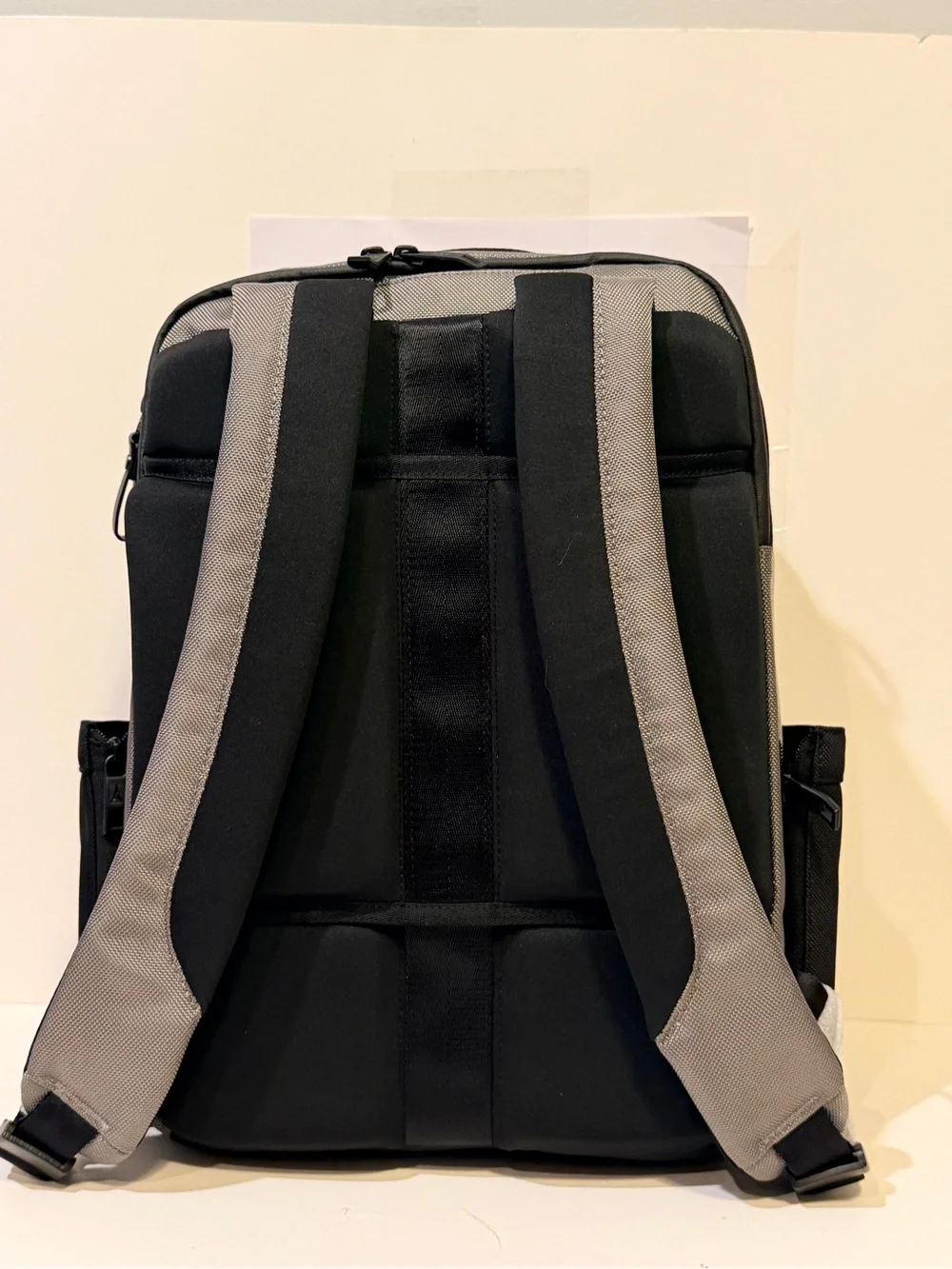 NWT TravelPro Altitude Slim Expandable Travel Laptop Backpack Bag